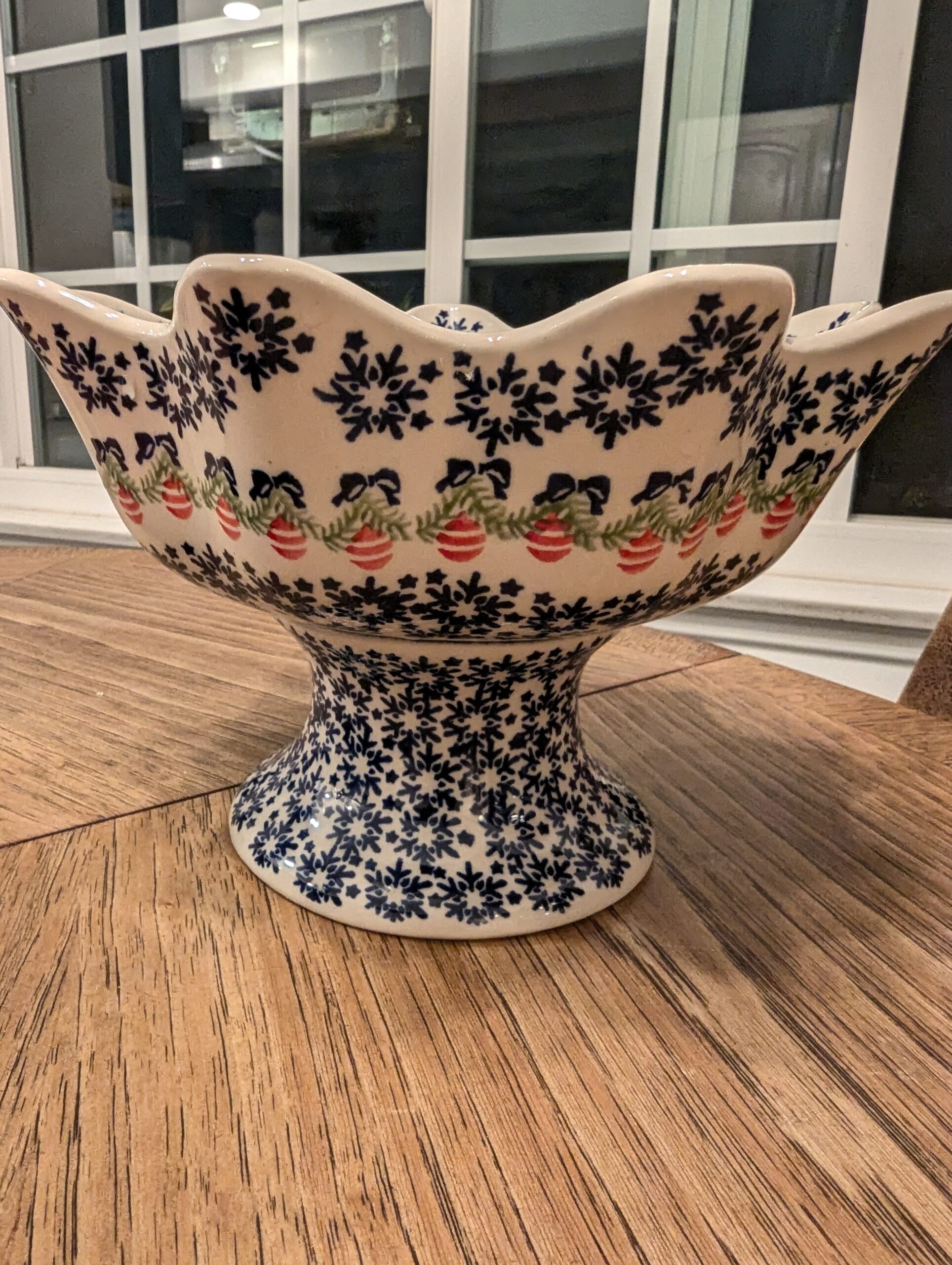 Scalloped Christmas Pedestal Bowl made in Poland - Image 3